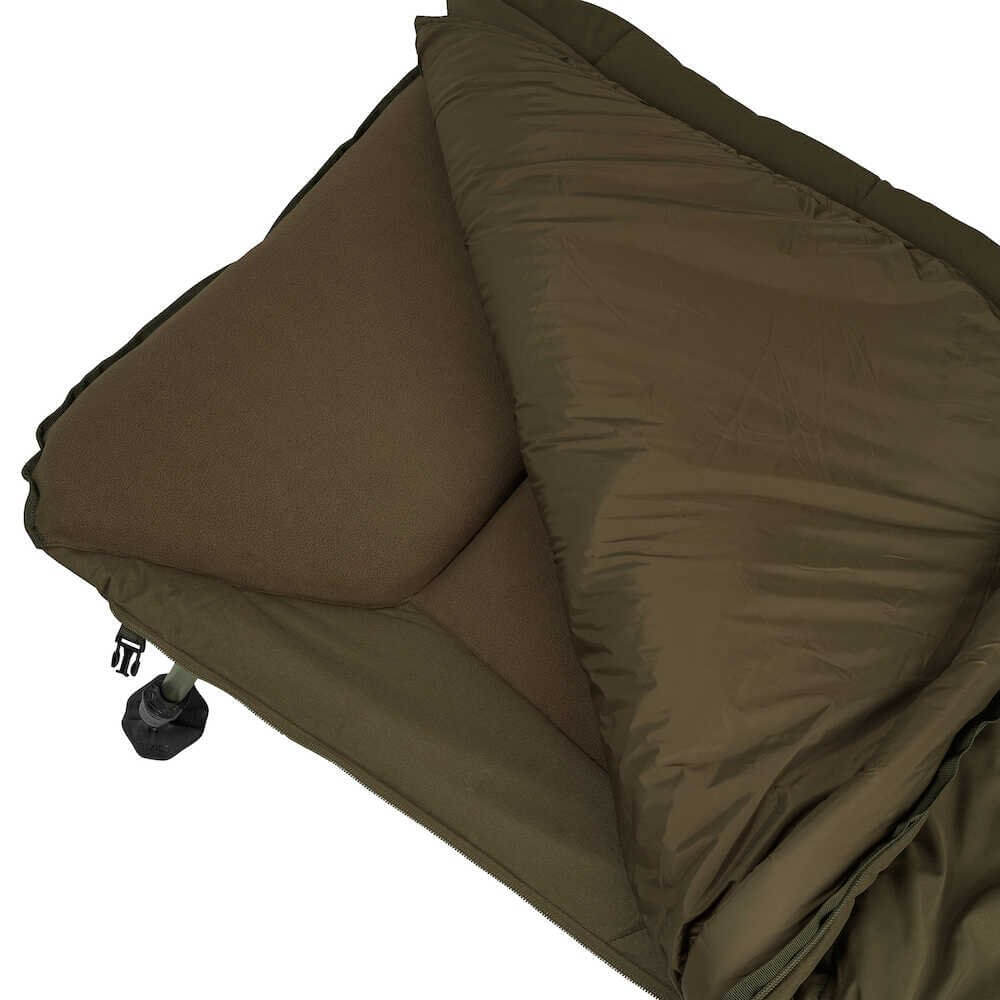 Bed Chair con saco de dormir Avid Carp Revolve System - Tienda Carpfishing