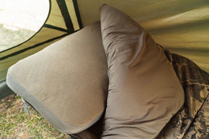 Bed Chair Nash Indulgence 4 Junior Sleep System Camo - Tienda Carpfishing