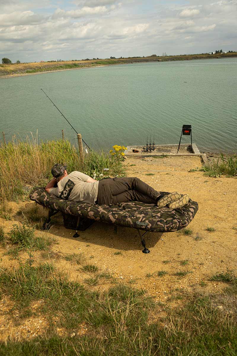Bed Chair + saco de dormir Fox Camolite Compact - Tienda Carpfishing