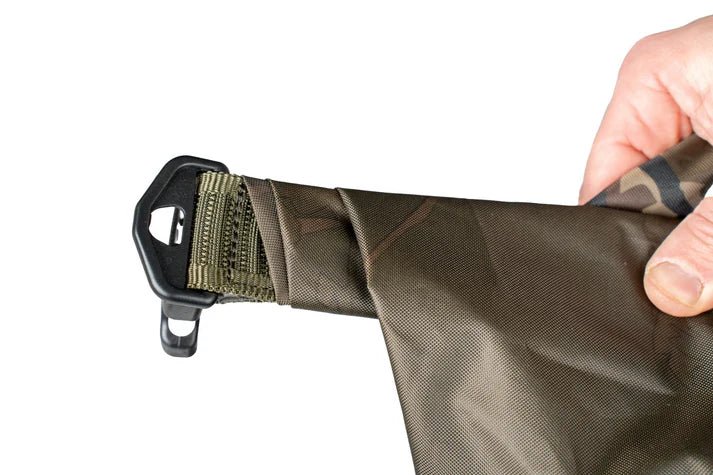 Funda para Bed Chair Nash Subterfuge Impermeable - Tienda Carpfishing
