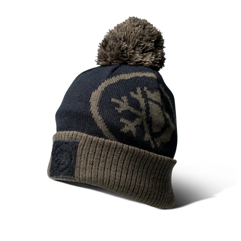 Gorro Nash ZT Patch con bola - Tienda Carpfishing