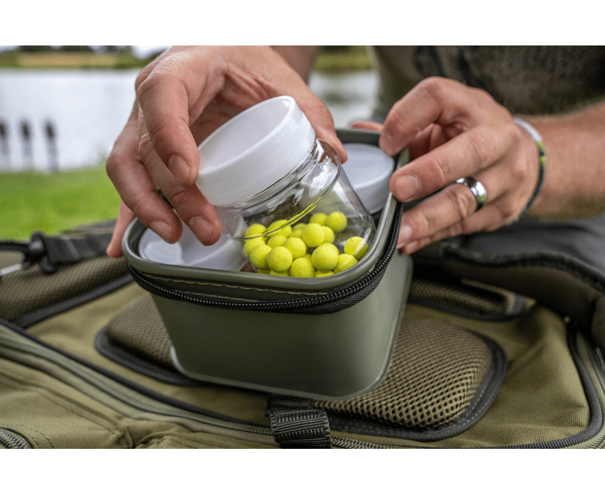 Macuto de 4 botes de cebo Korum Eva - Tienda Carpfishing