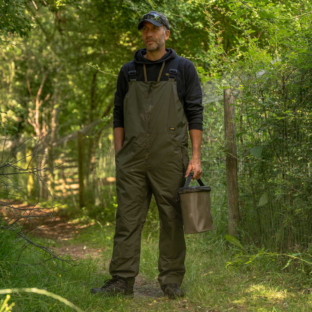 Traje térmico Avid Carp Revolve Impermeable - Tienda Carpfishing