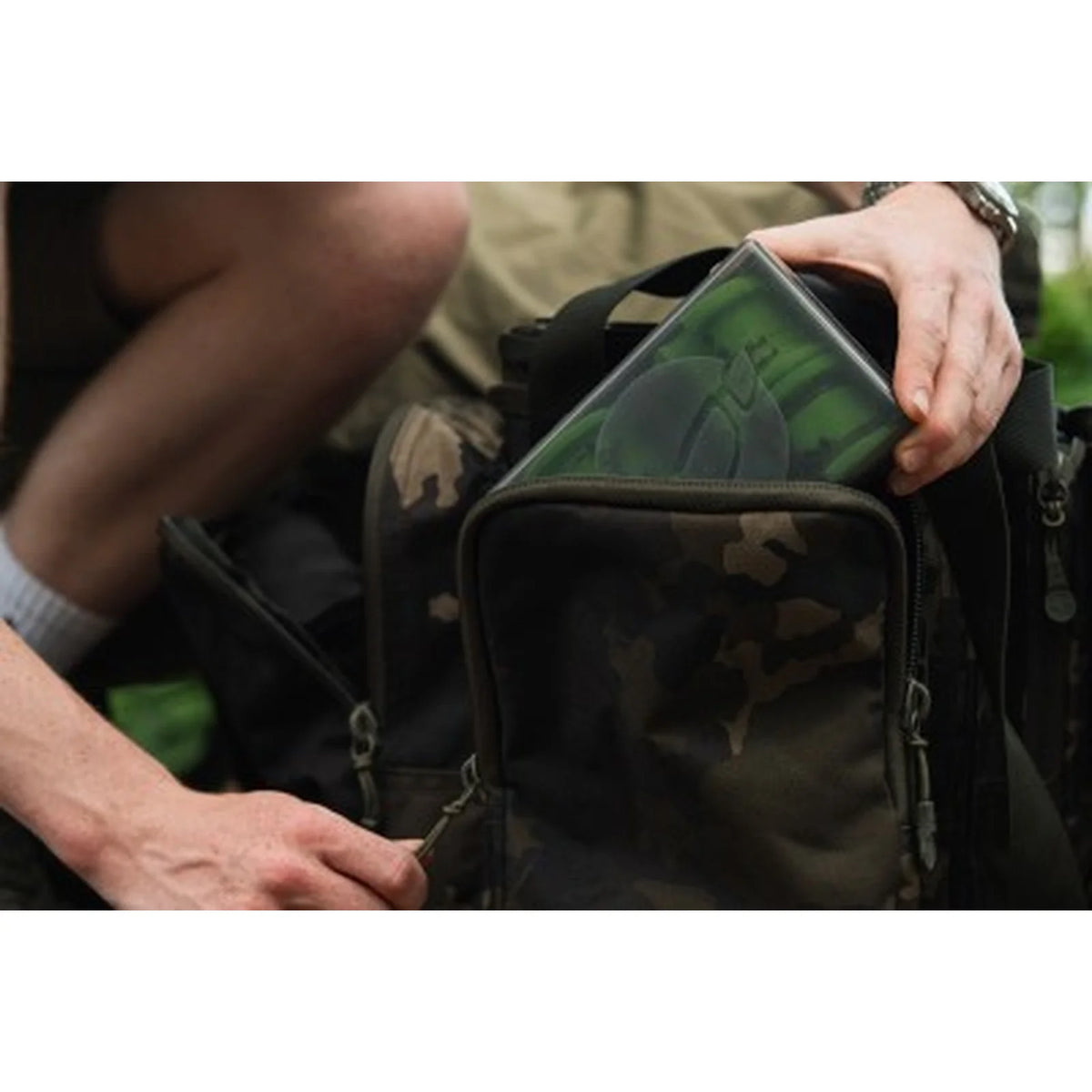 Macuto Korda Compac Framed Carryall Small Dark Kamo
