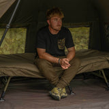 Bed Chair con saco de dormir Avid Carp Benchmark Ultra System - Tienda Carpfishing