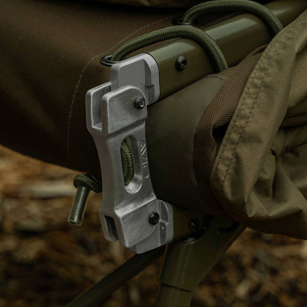 Bed Chair con saco de dormir Avid Carp Benchmark Ultra X System 8 patas - Tienda Carpfishing