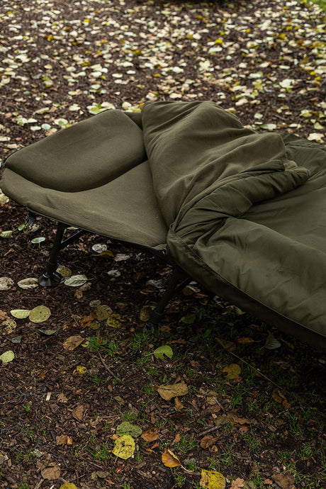 Bed Chair con saco de dormir Fox EOS Compact Sleep System - Tienda Carpfishing