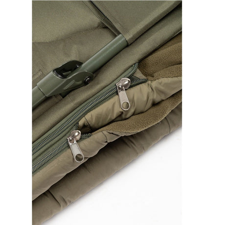 Bed Chair con saco de dormir Mikado Enclave 8 patas - Tienda Carpfishing