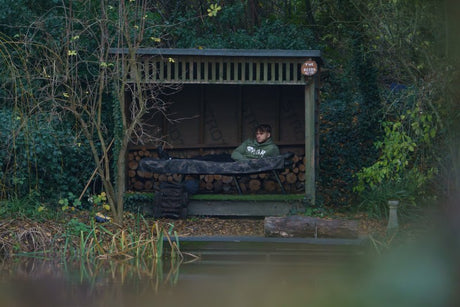 Bed Chair con saco de dormir Solar Worldwide STD 6 patas - Tienda Carpfishing