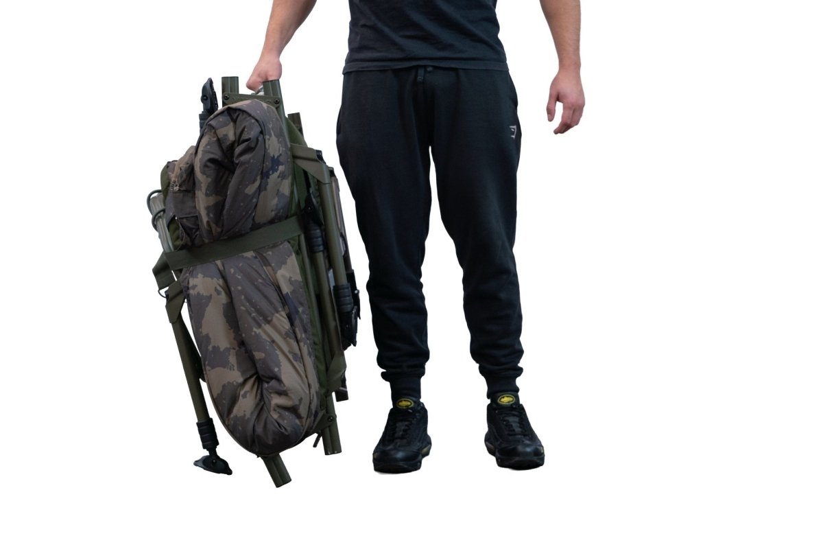Bed Chair con saco de dormir Solar Worldwide Wide 8 patas - Tienda Carpfishing