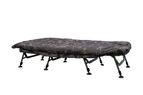 Bed Chair con saco de dormir Solar Worldwide Wide 8 patas - Tienda Carpfishing