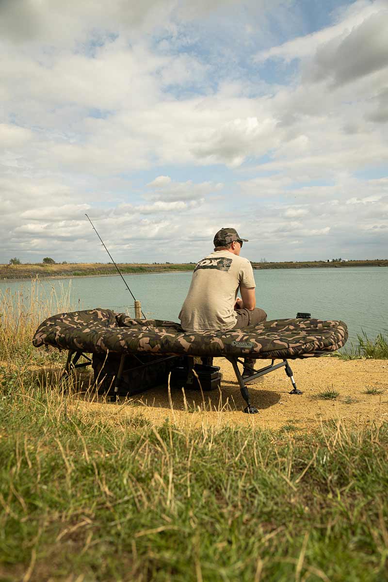 Bed Chair + saco de dormir Fox Camolite Compact - Tienda Carpfishing