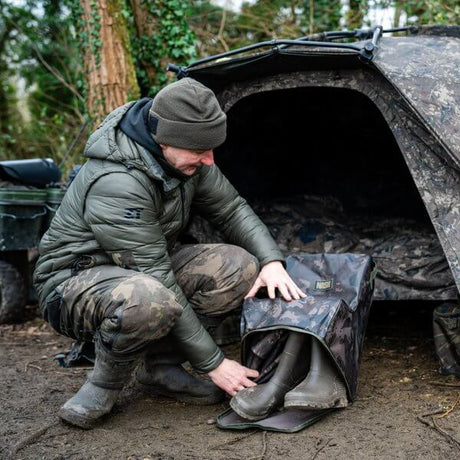 Bolso para botas y vadeador Nash Camo - Tienda Carpfishing