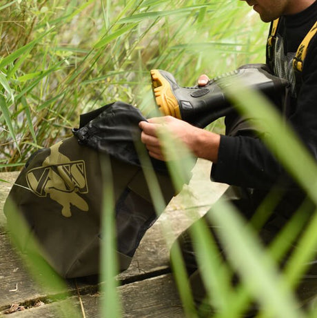 Bolso para botas y vadeador Vass Verde - Tienda Carpfishing