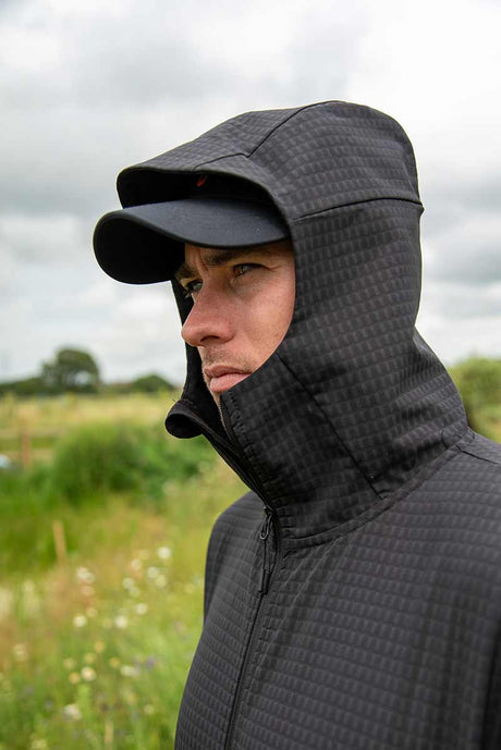 Chaqueta Fox Premium Mid Layer Negro con capucha - Tienda Carpfishing