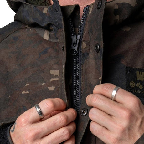 Chaqueta Nash Impermeable ZT Helluva 3 en 1 Camo - Tienda Carpfishing