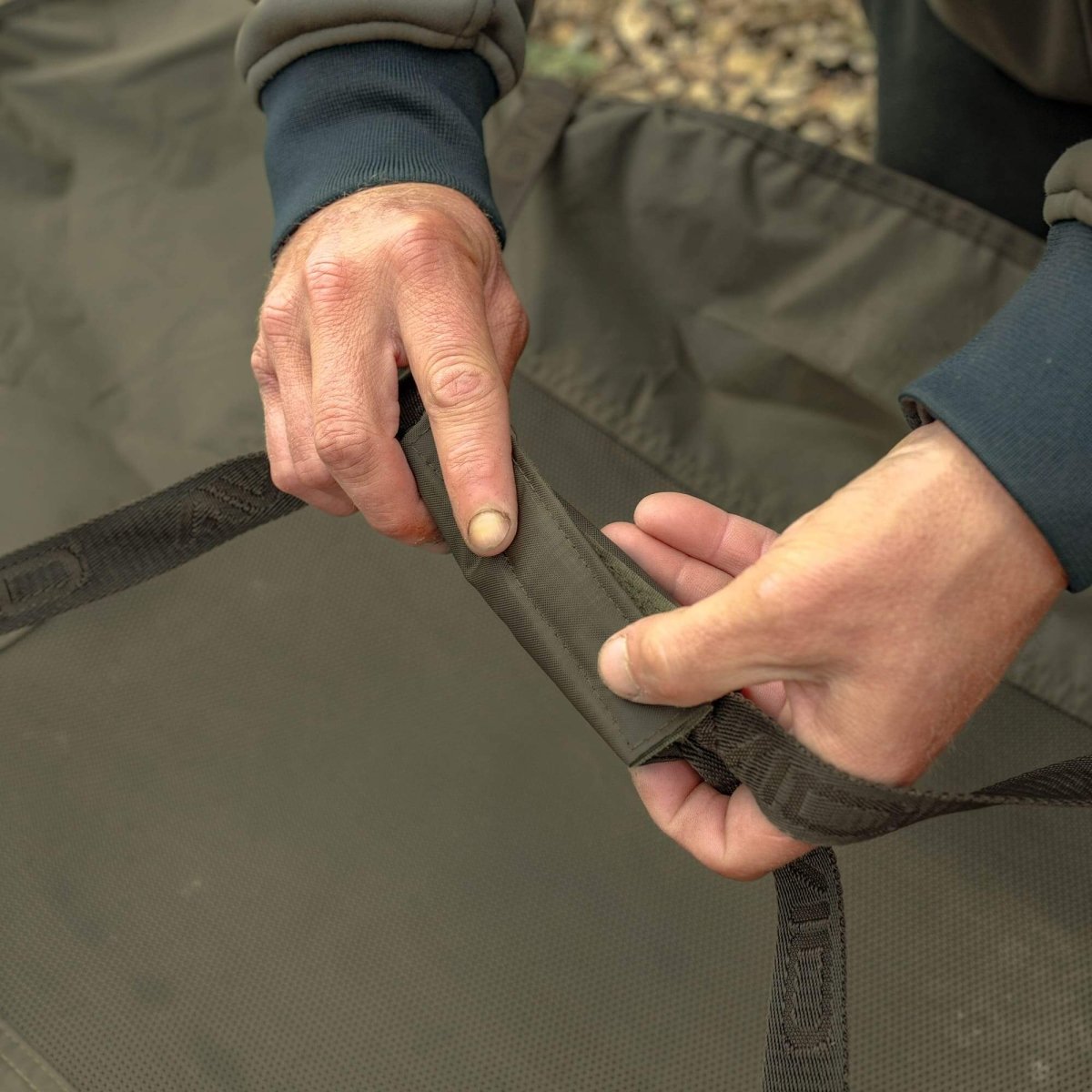 Cuna plegable Avid Carp Revolve - Tienda Carpfishing