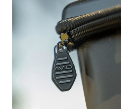 Macuto Avid Carp Stormshield EVA Camo 40 L - Tienda Carpfishing