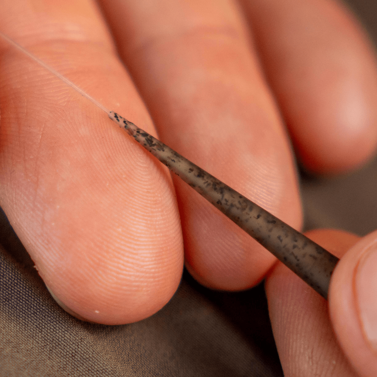 Naked Tail Rubbers Avid Carp Outline FleckTone - Tienda Carpfishing
