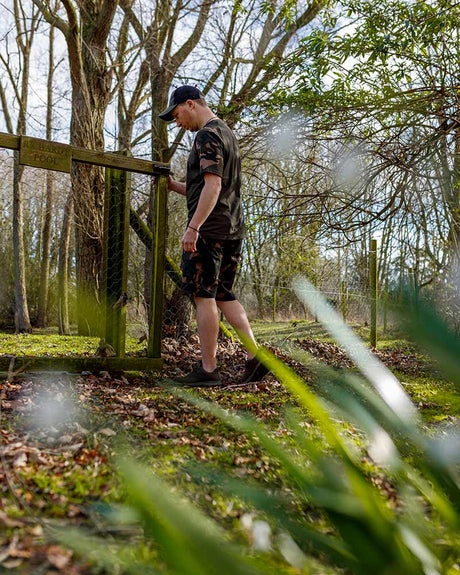 Pantalón Corto Fox LW Combat Camo - Tienda Carpfishing