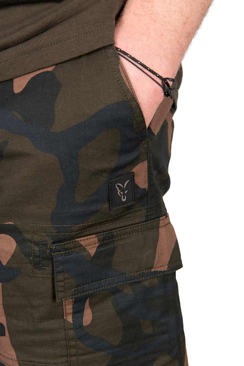 Pantalón Corto Fox LW Combat Camo - Tienda Carpfishing