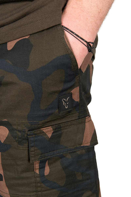 Pantalón Corto Fox LW Combat Camo - Tienda Carpfishing
