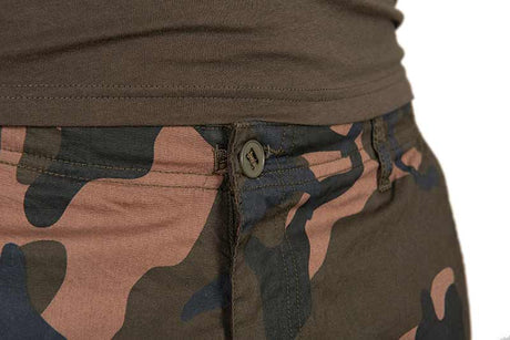 Pantalón Corto Fox LW Combat Camo - Tienda Carpfishing