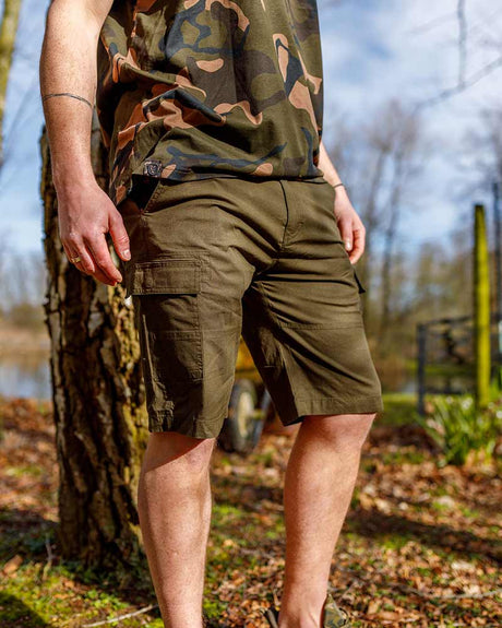 Pantalón corto Fox LW Combat Caqui - Tienda Carpfishing