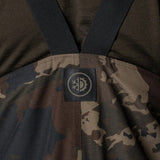 Peto Impermeable Nash ZT Helluva Camo - Tienda Carpfishing