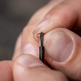 QC Swivel Bag Stems Avid Carp Outline FleckTone L - Tienda Carpfishing