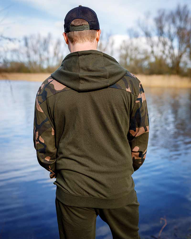 Sudadera Fox LW Caqui y Camo con capucha y cremallera - Tienda Carpfishing