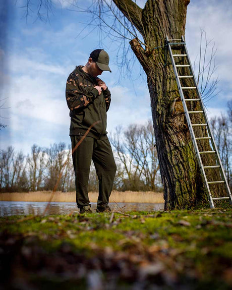 Sudadera Fox LW Caqui y Camo con capucha y cremallera - Tienda Carpfishing