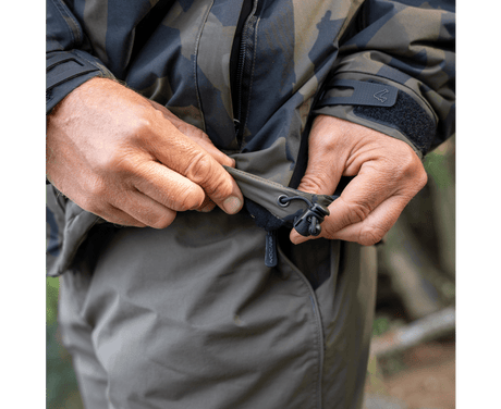 Traje térmico Avid Carp Arctic - Series Distortion 2 piezas - Tienda Carpfishing
