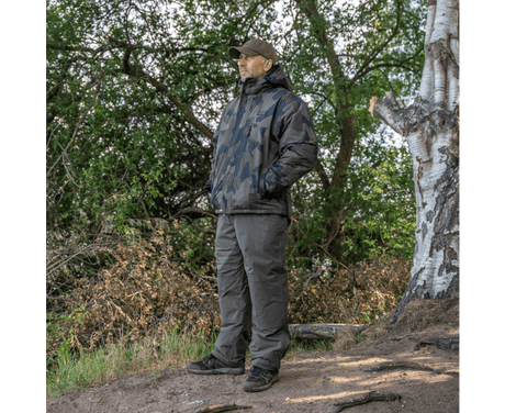 Traje térmico Avid Carp Arctic - Series Distortion 2 piezas - Tienda Carpfishing