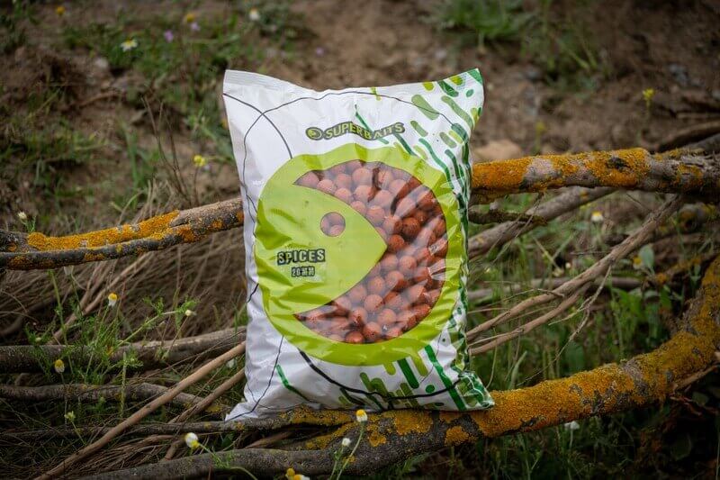 Boilies Superbaits Spices 5 kg - 20 mm - Tienda Carpfishing