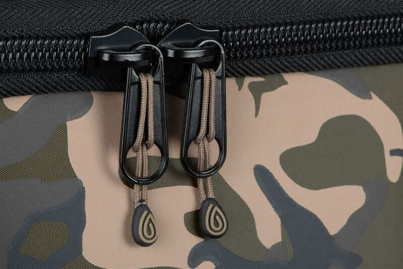 Bolso Fox Aquos Camo 50 litros - Tienda Carpfishing