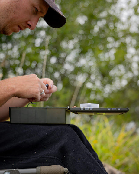 Caja Tackle Fox Edges - Tienda Carpfishing