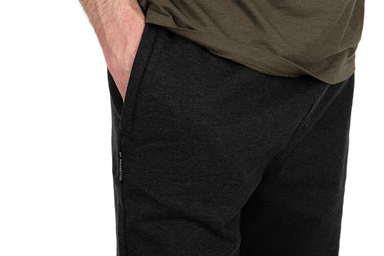 Pantalón Corto Fox Collection LW Negro y Naranja - Tienda Carpfishing