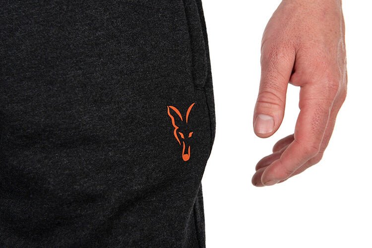Pantalón Corto Fox Collection LW Negro y Naranja - Tienda Carpfishing
