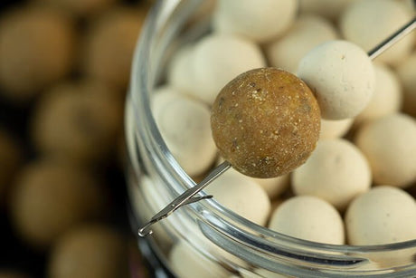 Pop Ups Sticky Manilla Blanco 14 mm - Tienda Carpfishing